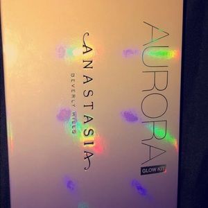 ANASTASIA BEVERLY HILLS GLOW KIT AURORA